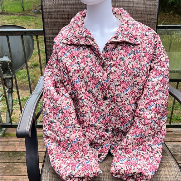 Pink Lily Floral Puffer Jacket. Size L.
NWOT - Picture 1 of 3